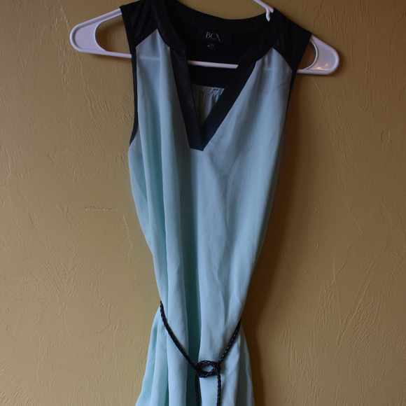 BCX Women's Sleeveless Tunic - Picture 2 of 3